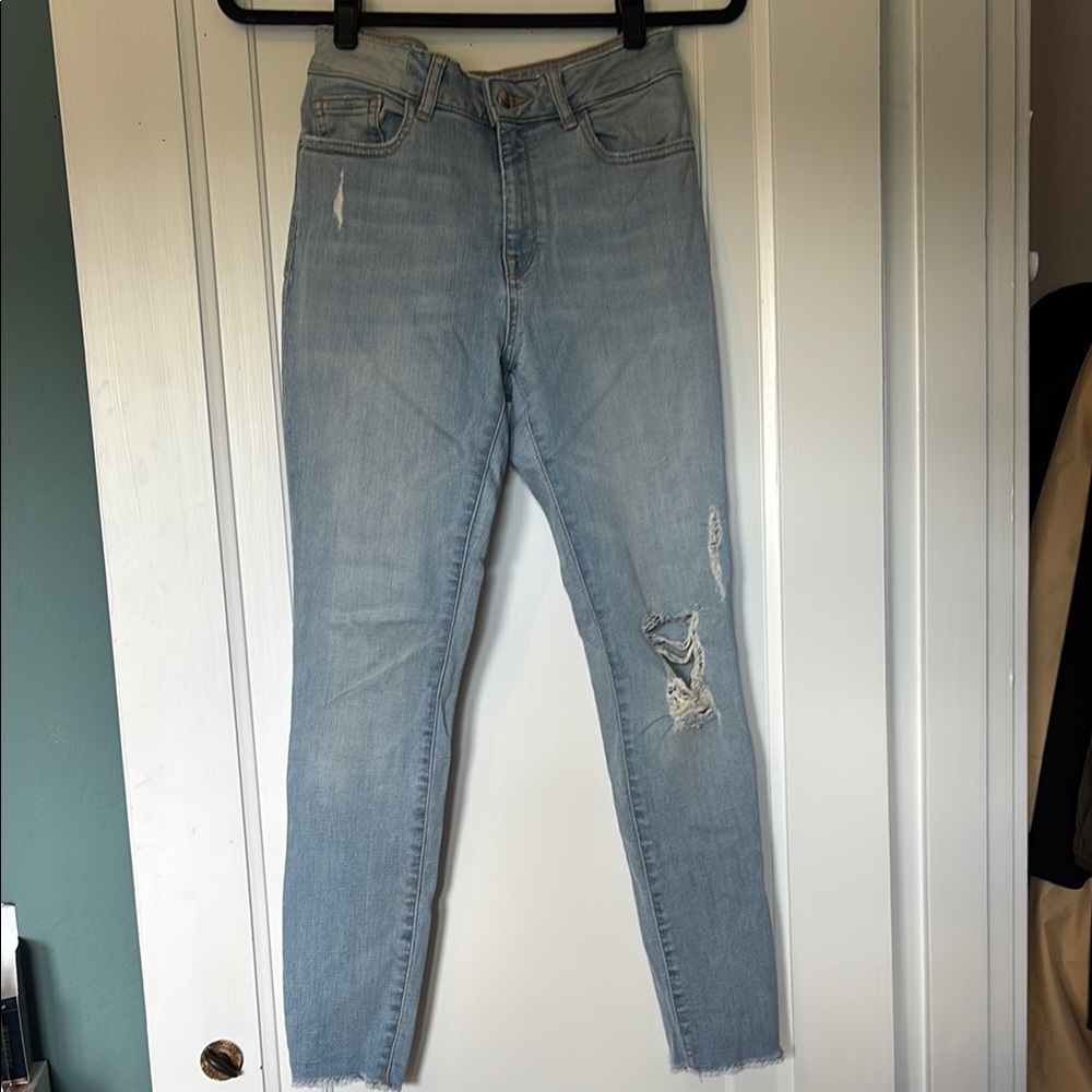 DL1961 Blue Ankle Cropped Jeans Distressed
